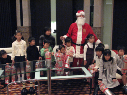 サンタクロースと子どもたち
